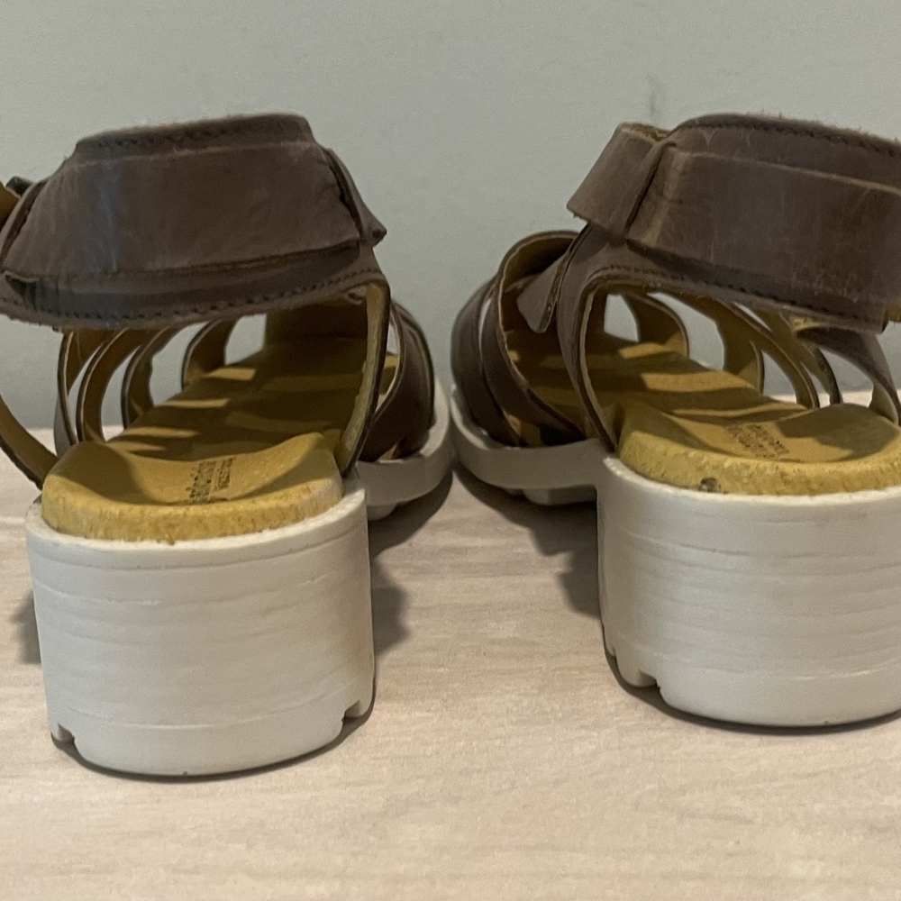 Eric Michael Mykonos Sandal in Stone with Cream Lug Sole. Size 39EU. New… - Picture 4 of 9